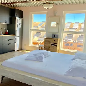 Luxury Unique View Near Main Station Apartment